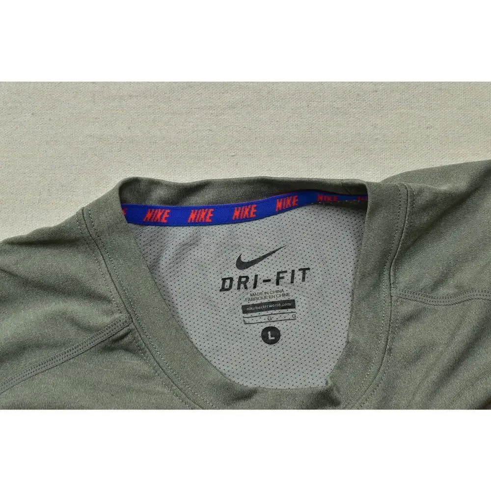 Nike Dri-Fit Men's Size Large Gray Blue Short Sleeve Athletic Running Training